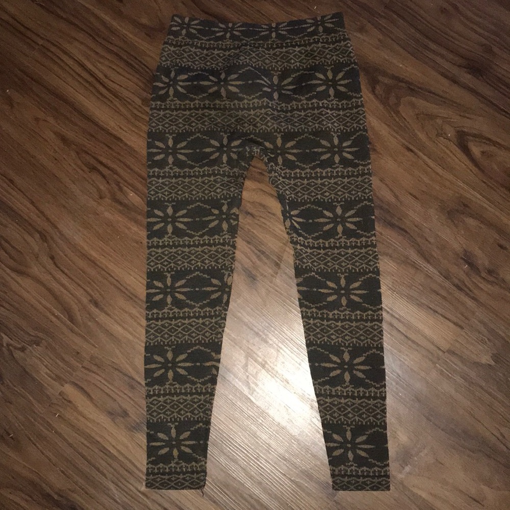 Patterned sweater leggings